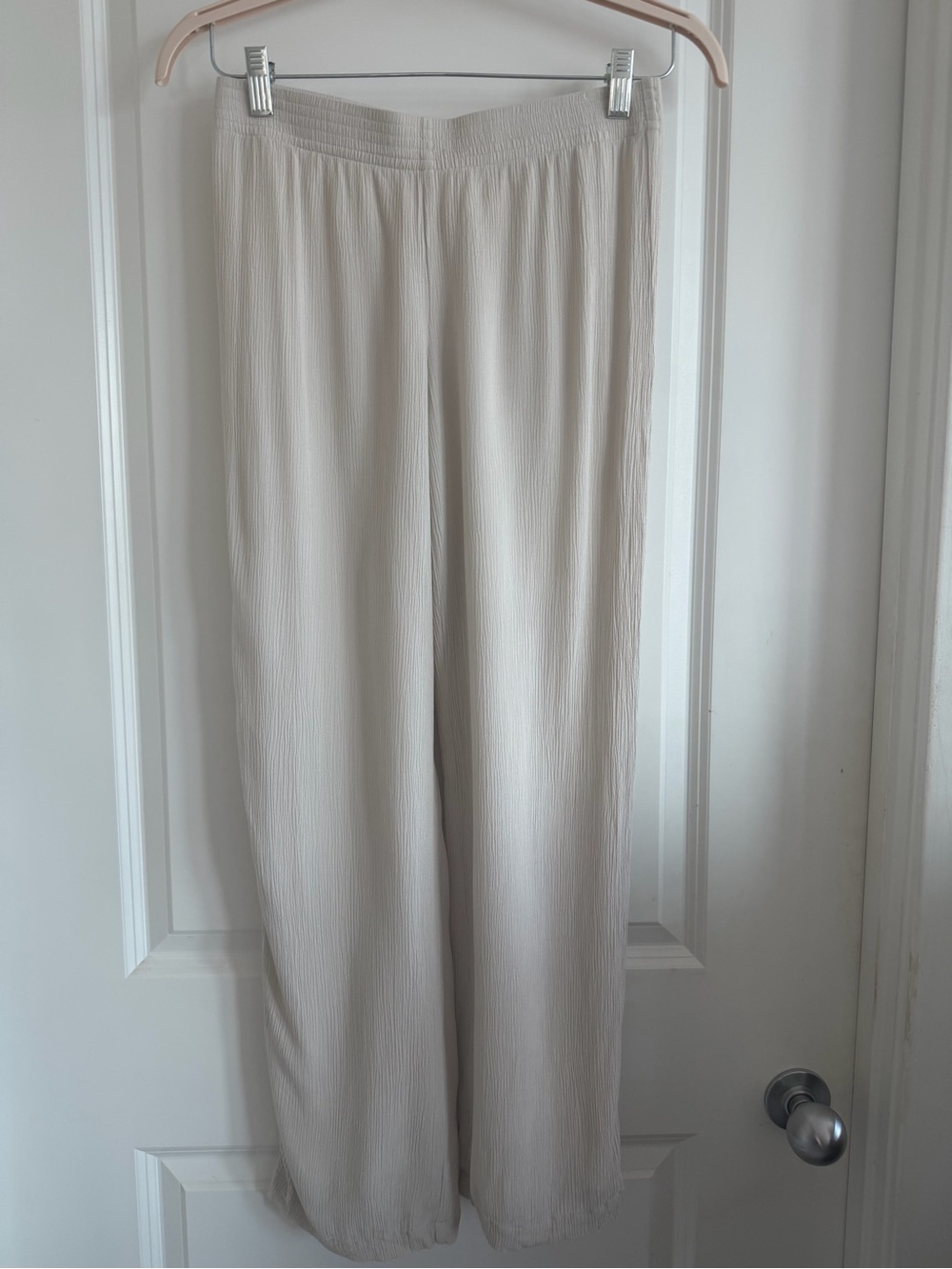 Aritzia Babaton ECOVERO™ Relaxed Straight-Leg Pants - Cream/Ivory - Size Small - Picture 14 of 16